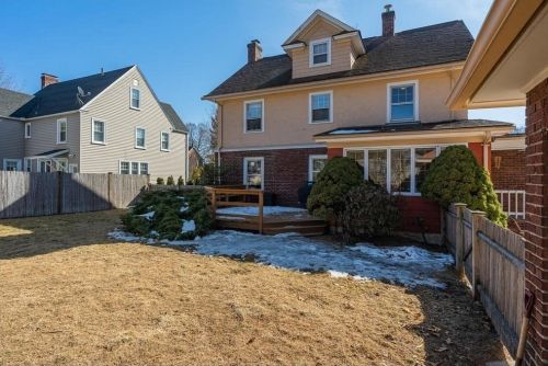 30 Pleasantview Ave, Springfield MA 01106-1019 exterior