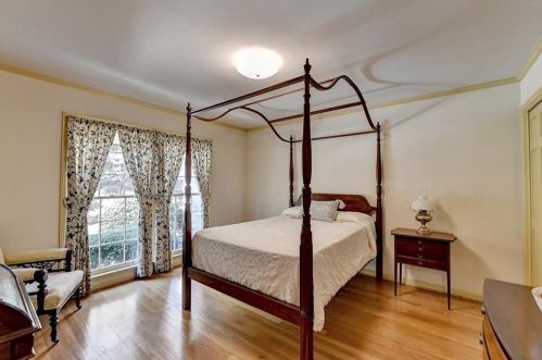 5179 Meadowlake Dr, Atlanta GA 30338-4317 exterior