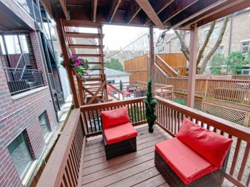 2743 Greenview Ave, Chicago IL 60657-4007 exterior