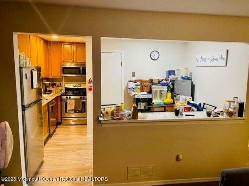 4401 Birchwood Ct, New Brunswick NJ 08902-3919 exterior