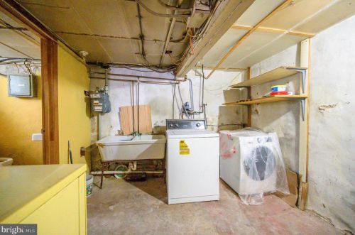 5435 American St, Philadelphia PA 19140-5726 exterior