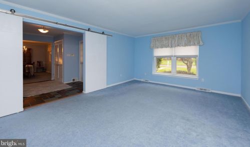 2076 Packard Ave, Huntingdon Valley PA 19006-6418 exterior