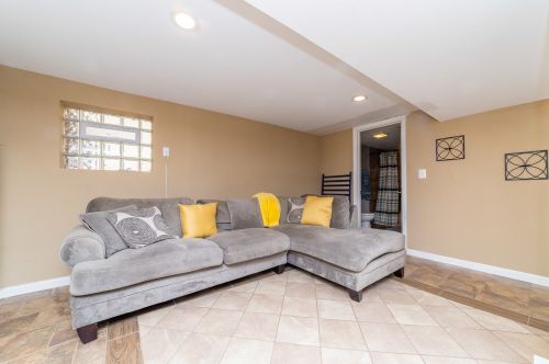 8237 Bishop St, Chicago IL 60620-3925 exterior