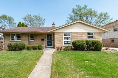 2501 Jackson St, Waukegan, IL 60087-3132