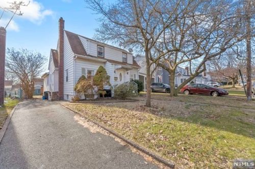 20 Garden Ct, Outwater, NJ 07026-2310