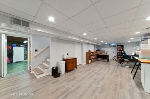 861 Saylor Ave, Elmhurst IL 60126-4303 exterior