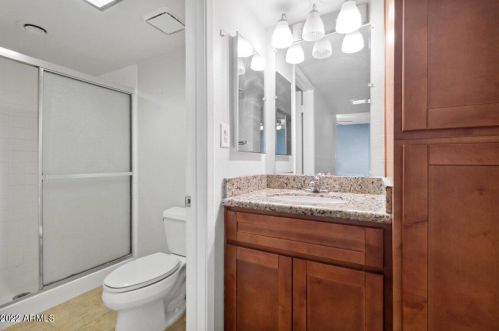 4041 Camelback Rd, Phoenix AZ  85018-2727 exterior