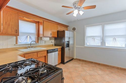 8150 Sacramento, Chicago IL 60655-2302 exterior