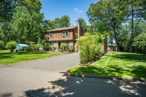 92 Branch St, Springfield, MA 01106-3006