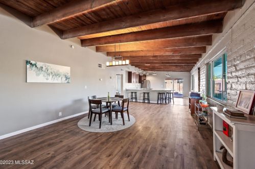 2421 Eastland St, Tucson AZ 85716-5723 exterior