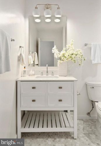 711 Ritchie Ave, Silver Spring MD 20910-5242 exterior