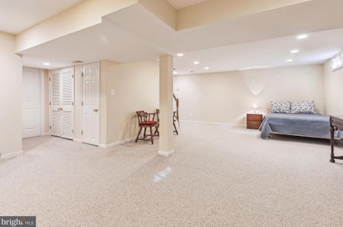 803 Catoctin Cir, Leesburg VA 20176-4951 exterior