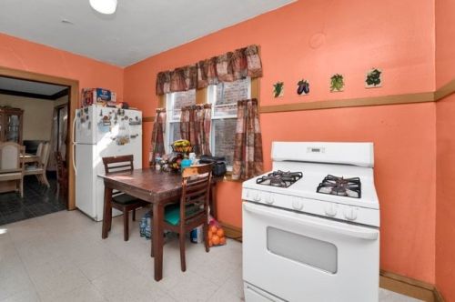 6030 California, Chicago IL 60659-3915 exterior