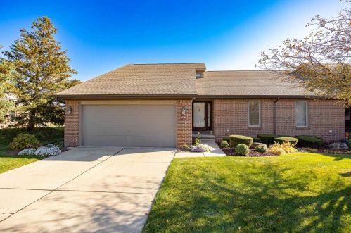 45985 Mdw Cir, Macomb Township MI 48044-3936 exterior