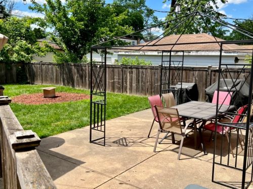 322 Clayton Ave, Hillside IL 60162-1612 exterior