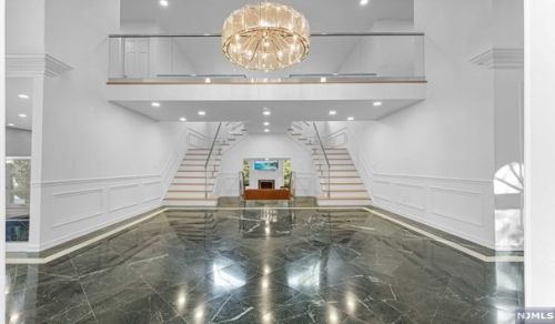 2 Toboggan Rdg Rd, Upper Saddle River NJ 07458-2521 exterior