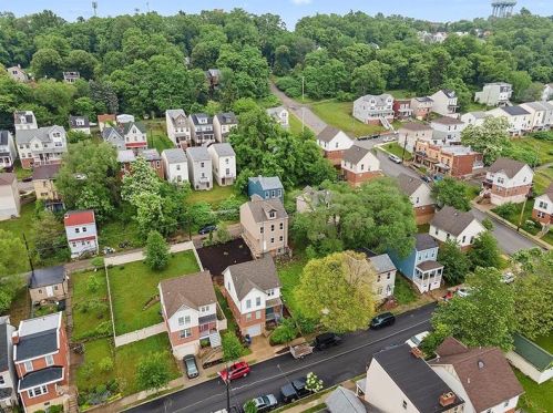 5015 Broad St, Pittsburgh PA  15224-2403 exterior