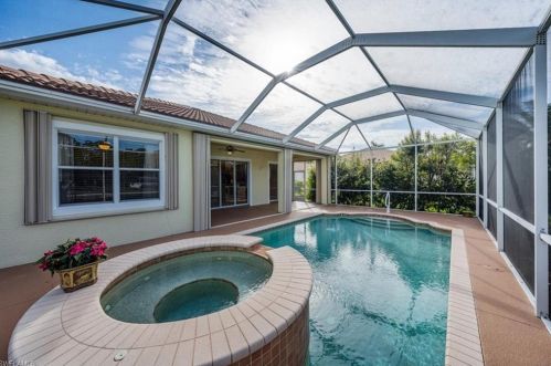 5615 Lago Villaggio Way, Naples FL 34104-5740 exterior