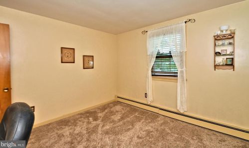 613 Chestnut St, Limerick PA 19468-2115 exterior