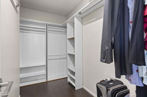 1950 Sutter Pl, Oxnard CA  93033-5633 exterior