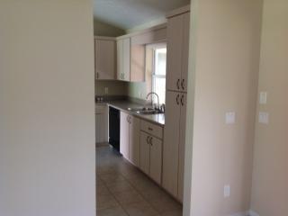 986 North Globe Ave, Fort Pierce FL  34953-3417 exterior