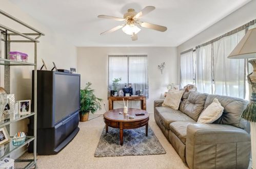 870 109 Ave, Naples FL 34108-1808 exterior