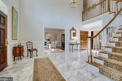 1613 Maddux Ln, Mc Lean VA 22101-3200 exterior