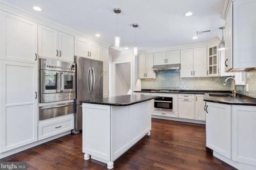 423 Old Lancaster Rd, Berwyn PA exterior