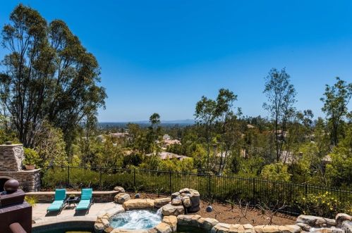 2452 Bronzewood Dr, Tustin, CA 92782-4321