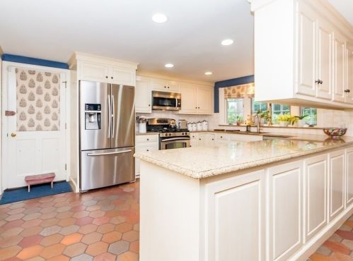 146 Arnold Rd, Newton MA 02459-3046 exterior