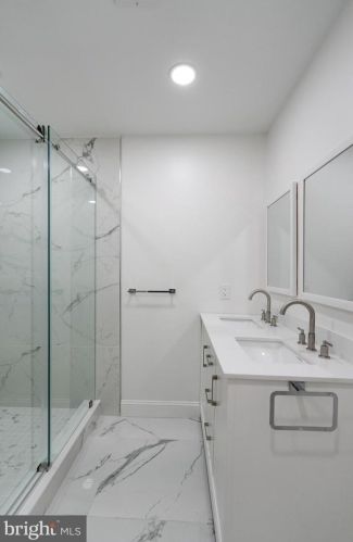 1021 Ellsworth St, Philadelphia PA  19147-4637 exterior