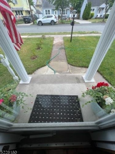 27 Garwood Ct, Outwater NJ  07026-3524 exterior