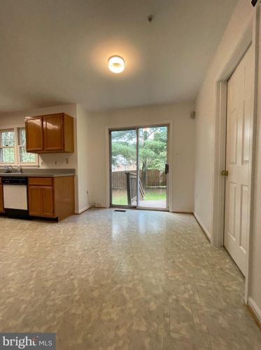 12033 Saw Ml Ct, Silver Spring MD 20902-1881 exterior