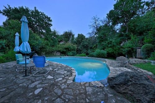 805 Frst Vw Dr, Austin TX 78746-4519 exterior