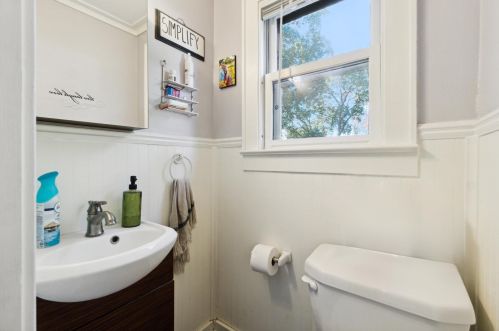 203 Oak Grv Ave, Kalamazoo MI 49004-1306 exterior