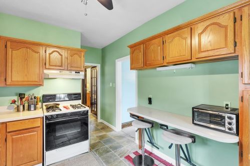 205 Littlewood St, Pittsburgh PA 15223-1131 exterior