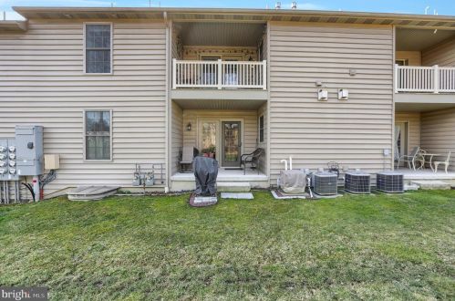 85 Midway Farms Ln, Lancaster PA 17602-2670 exterior