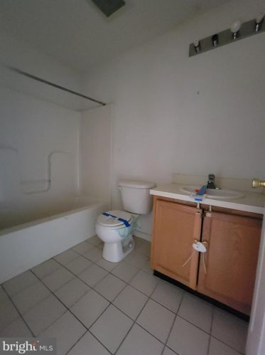 140 Fountain Ave, Trenton NJ 08618-3825 exterior