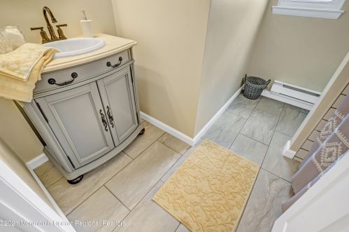 8 Leighton Ln, Lakehurst NJ  08759-6711 exterior