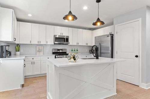 1061 Ashby Grv, Atlanta GA  30314-3146 exterior