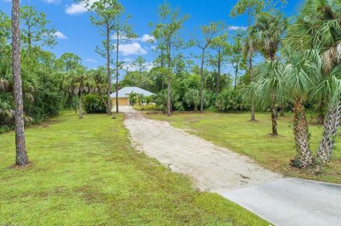 470 Golden Gate Blvd, Naples, FL 34120-2167