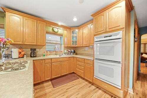 6129 Mcvicker Ave, Chicago IL 60638-4325 exterior