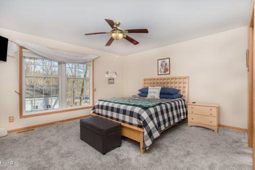 1944 Lincoln Rd, Allegan MI 49010-9435 exterior