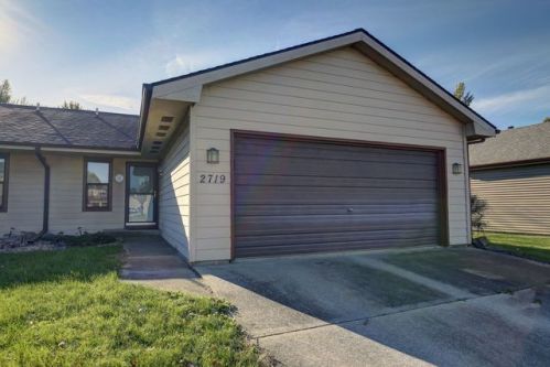 2719 Heritage Dr, Champaign, IL 61822-2379