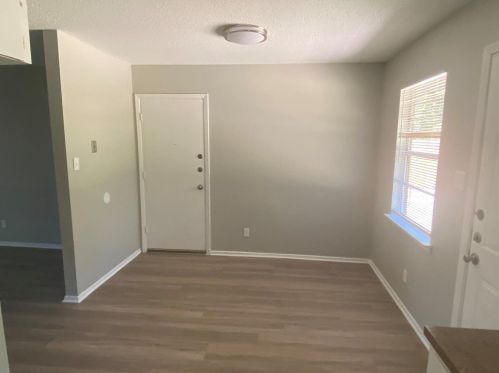 1006 Audrey Ct, Austin TX  78704-6907 exterior