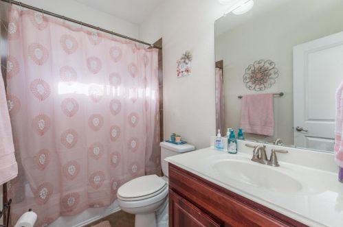 5938 Harbor Glen Dr, Dallas TX 75249-2828 exterior