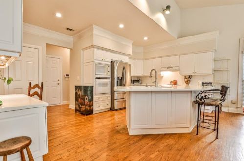 335 Craighead Dr, Atlanta GA 30319-1086 exterior