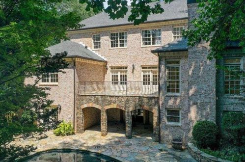 700 Brookwoods Trce, Atlanta GA 30342-2473 exterior