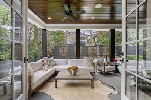 2652 Forrest Way, Atlanta GA  30305-3770 exterior