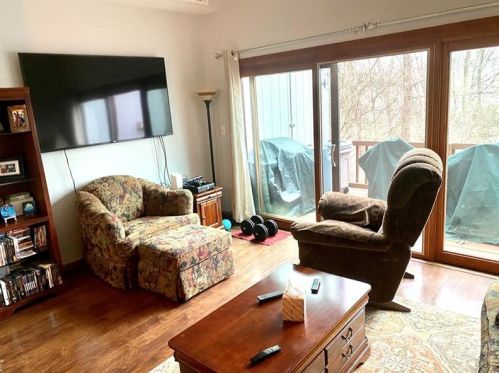 608 Carriage Cir, Pittsburgh PA  15205-1624 exterior